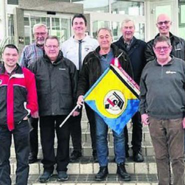 Wie immer ein Erlebnis - Die Wohler am Morgarten-Pistolen-Schiessen. Hinten von links: Ruedi Thomann, Dany Roch, Louis Corboz als Leiter, Patrik Plattner. Vorne von links: Thomas Vock, Felix Brühwiler, Bechergewinner Sepp Steinmann, Sepp Huser, René Leiser. Bild: zg