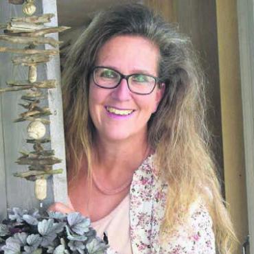 Tannenduft und Lichterglanz - Sandra Gisler erfüllte sich 2020 ihren Traum vom eigenen Geschäft. Bild: zg