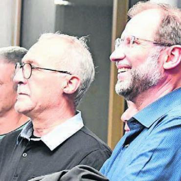 Praktisch alle Wünsche erfüllt - Zufrieden: Franco Corsiglia (ehemals Schulpflege) und Bez-Schulleiter Paul Bitschnau.