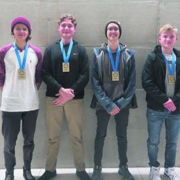Wohlen hat einen Olympiasieger - Viermal Gold (von links): Nico Junghans, Alte Kantonsschule Aarau (AG), Marius Marschke, Kantonsschule Kreuzlingen, Pietro Prado Marella, Kantonsschule Wohlen, und Sebastian Styczynski, Kantonsschule Solothurn. Bild: Lara Gafner