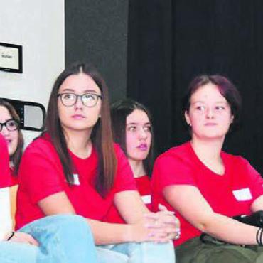 Ideen für ein besseres Wohlen - Die Mitglieder des Jugendrates standen den Schülerinnen und Schüler der Oberstufe beratend zur Seite.