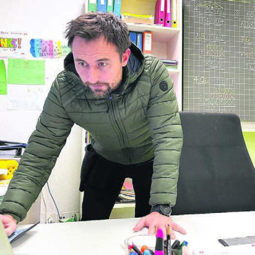 «Immer locker bleiben» - Sein Lehrerjob an der Schule in Waltenschwil liegt ihm sehr am Herzen. Bild: spr