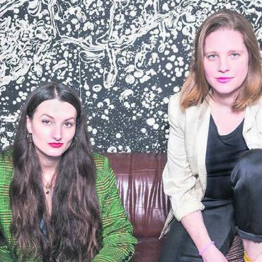 Längst fällige Verwilderung - Im Sternensaal zu Gast: Simone Lappert und Martina Berther. Bild: pd