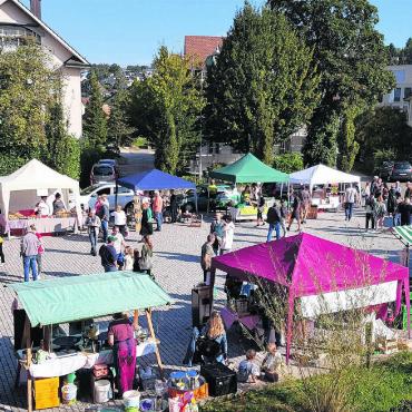 Zwei Erntezeiten pro Jahr - Der Wohler Wochenmärt ist ein stimmungsvoller Anlass in einer wunderbaren Umgebung. Leider stimmen nicht an allen Ständen die Umsatzzahlen. Bild: Chregi Hansen