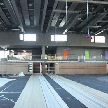 Nationales Niveau ist möglich - Die Aufnahme zeigt die fast fertige Halle im Innenbereich: Nach den letzten Detailarbeiten kann die neue Anlage eröffnet werden.