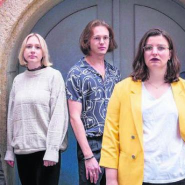 «Die Musik verbindet uns» - Die Wohler Band r.u.ok nahm vor fünf Jahren in der Kanti ihren Anfang: Nun präsentiert das Quintett sein erstes Mundartstück. Bild: zg