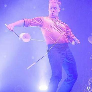 Weihnachten kann kommen - Wiedersehen: Willem McGowan trat früher auch schon im Circus Monti auf.