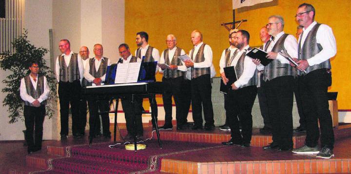 Der Liederkranz konzentrierte sich auf traditionelles Liedgut. Bild: Vincenz Brunner