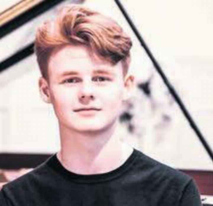 Konzert mit dem 19-jährigen Pianisten Christian Staub im Rahmen der Konzertreihe «Musik im Festsaal». Bild: zg
