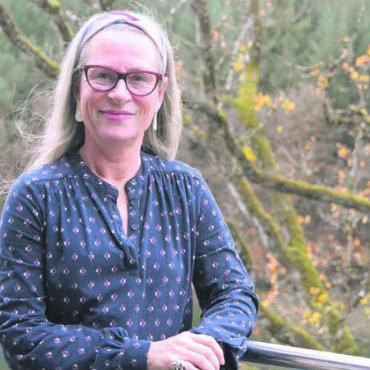 Geschichten in Kleinformat - Als Kolumnistin dieser Zeitung fand Selina Luchsinger Inspiration in Alltagsbegegnungen und -momenten unter anderem an der Reuss und im Städtli. Bild: Celeste Blanc