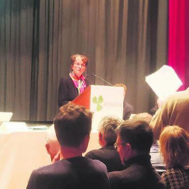 Noch keine neuen Wasserzähler - Zahlreiche Votanten beteiligten sich an der politischen Diskussion. Bilder: Marco Huwyler