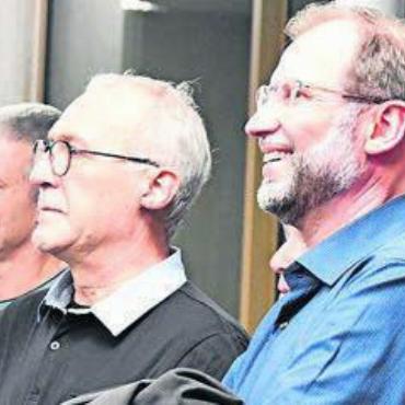 Praktisch alle Wünsche erfüllt - Zufrieden: Franco Corsiglia (ehemals Schulpflege) und Bez-Schulleiter Paul Bitschnau.
