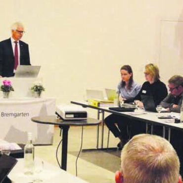 Bärenmatte thematisiert - Bei der Parteiinfo wurden die Traktanden der anstehenden «Gmeinden» genau erläutert. Bild: Celeste Blanc