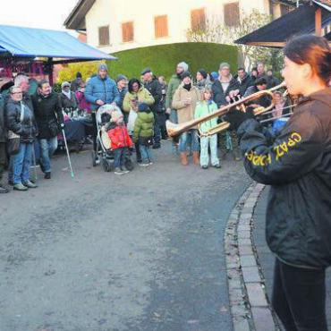 Stimmiger Adväntsmärt - Die «Crazy Hoppers Dottikon» begeisterten das Publikum. Bilder: Roger Wetli