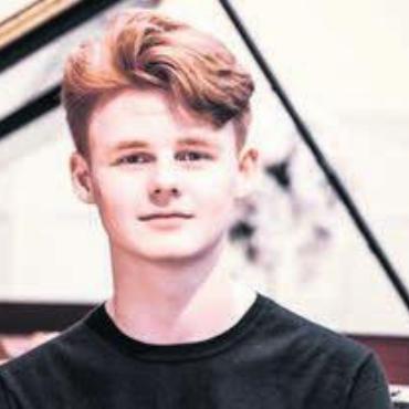 Grosse Werke der Musikgeschichte - Konzert mit dem 19-jährigen Pianisten Christian Staub im Rahmen der Konzertreihe «Musik im Festsaal». Bild: zg