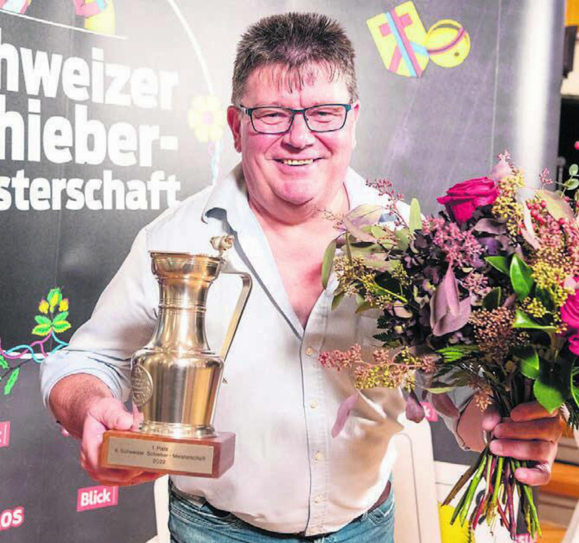 Er darf sich Schieber-Schweizer-Meister nennen und entsprechend stolz sein: Walter Steiner aus Muri. Bild: zg