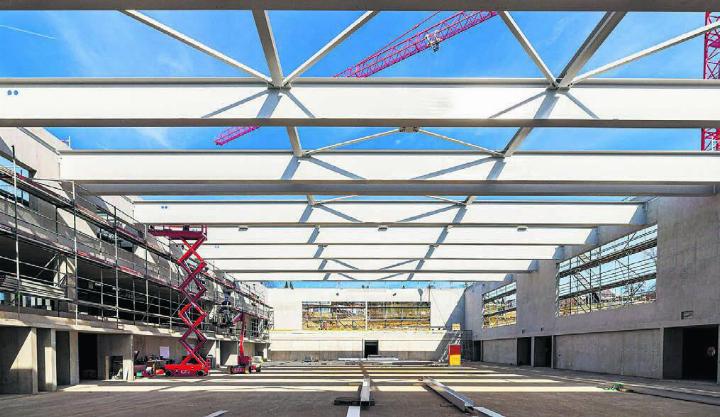Die Sporthalle Hofmatten beeindruck mit einer imposanten Dachkonstruktion. Bilder: hus/dm