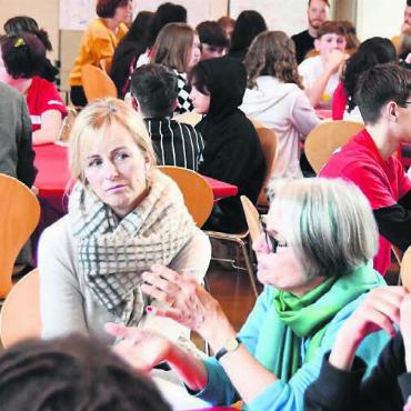 Wunschliste für mehr Attraktivität - Die Einwohnerrätinnen Sonja Isler-Rüttimann (links) und Eva Keller als gefragte Diskussionsteilnehmerinnen.
