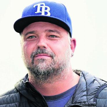 «Müssen eine Lösung finden» - Einer der wenigen, die übrig sind: FC-Wohlen-Vereinspräsident Mike von Wyl braucht Support. Bild: awa