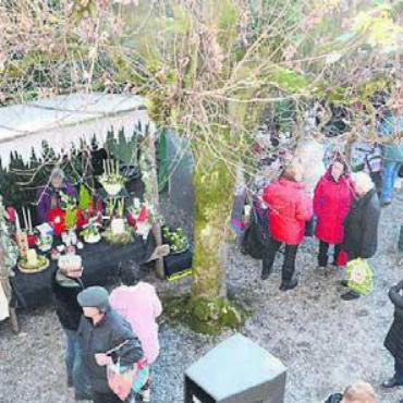 Gelungene Rettungsaktion - Bei schönstem Wetter trafen sich Herr und Frau Wohler im Park des Strohmuseums.