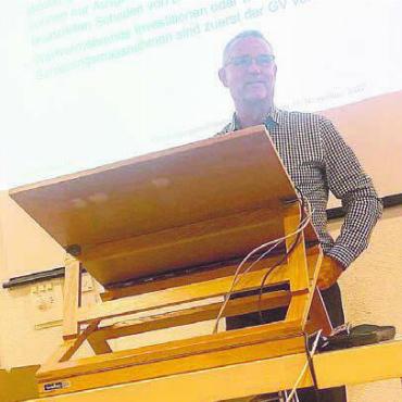 Klares Nein gegen Verkauf - Gemeindeammann Oliver Stöckli hat an der Ortsbürgergemeinde keine leichte Aufgabe. Bilder: Sabrina Salm