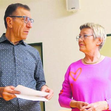 Immer der Muschel nach - Ihre Erlebnisse und Erfahrungen und die vielen Sehenswürdigkeiten haben Annemarie Koelliker und Roberto Saibene in einer aussagekräftigen Multivisionsshow zusammengefasst. Bilder: Susanne Schild / zg