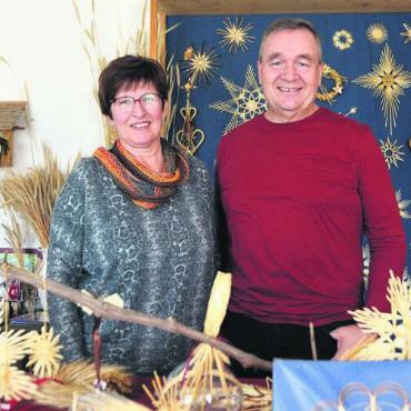 Zwei Leidenschaften vereinen - Edith und Albert Lang verbinden ihre Leidenschaften für Stroh und Weinanbau zu einer Veranstaltung. Bilder: Annemarie Keusch