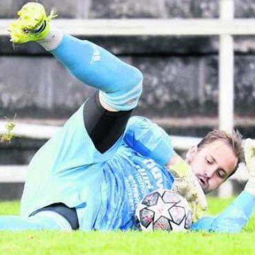 Der Grosse verabschiedet sich - Die Goaliehandschuhe hängt er an den Nagel, bleibt aber Sportchef: Yanick Hofer. Bild: awa/Archiv
