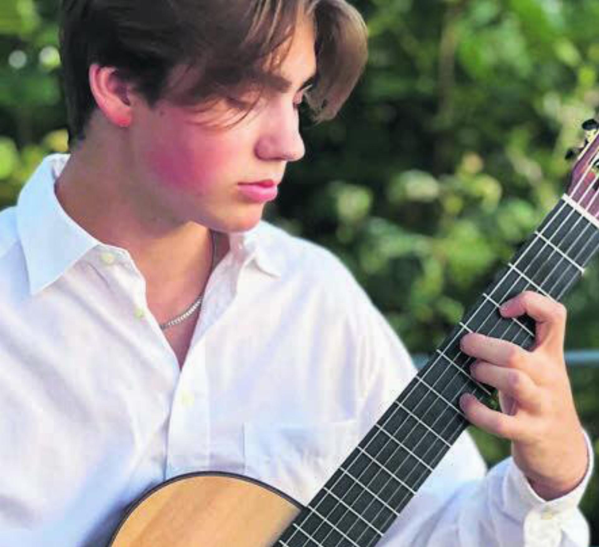 Der 18-jährige Gabriel Kaestner ist mehrfacher Preisträger des Aargauer Musikwettbewerbs sowie des Schweizerischen Jugendmusikwettbewerbs.