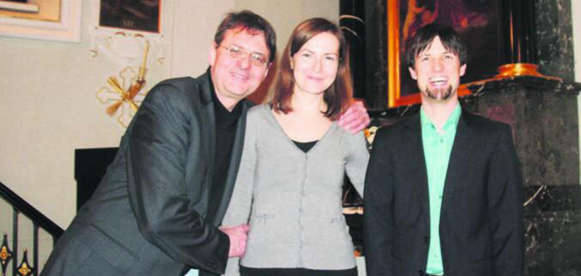 Die Mühlauer Organisten Stefan Quaderer, Ildiko Tamas und Viktor Andermatt (von links). Bild: zg