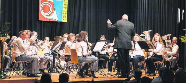 Die Musikgesellschaft Hermetschwil-Staffeln begeisterte auch in diesem Jahr zahlreiche Zuhörerinnen und Zuhörer. Bild: zg
