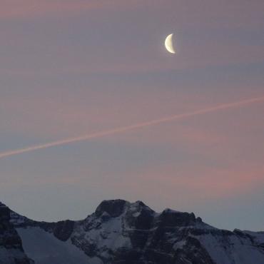 «Die Morgenstimmung am 16. März war einmalig mit dem Mond über den Fisistöcken» schreibt Ulrich Vogt