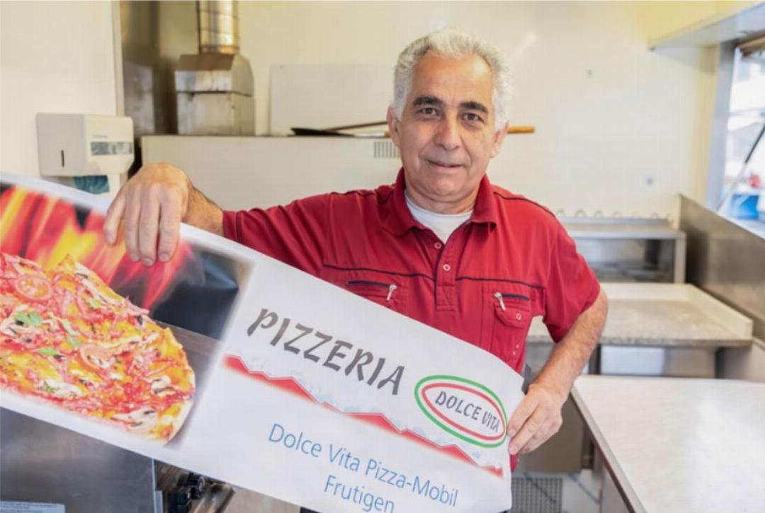 Natale Frangella durfte mit seinem Pizzamobil nicht fehlen.