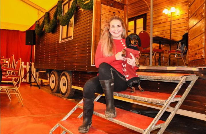 Isa Hostettler und ihr Hund Jana. BILDER: YVONNE BALDININI