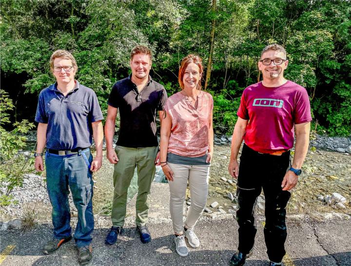 Sie informierten über das «e-motion Festival» (v.l.): Reto Steiner (Allround-Garage Künzi AG), Toni Luginbühl (LWA), Ursula Niederhauser (SPIESS Energie   Haustechnik AG), Andreas Büschlen (Büschlen Bike Sport). BILD: MARK POLLMEIER
