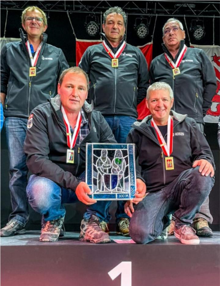 Stolze Wiederholungssieger (v.l.): Peter Fuhrer, Peter Germann, Beat Hänni, Hansruedi Mathys und Toni Schmid vom Schützenverein Frutigen. BILD: ZVG