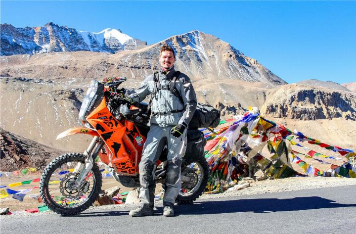 Kevin Bärtschi unterwegs in Nordindien auf dem Manali-Leh-Highway. BILD: ZVG / KEVIN BÄRTSCHI