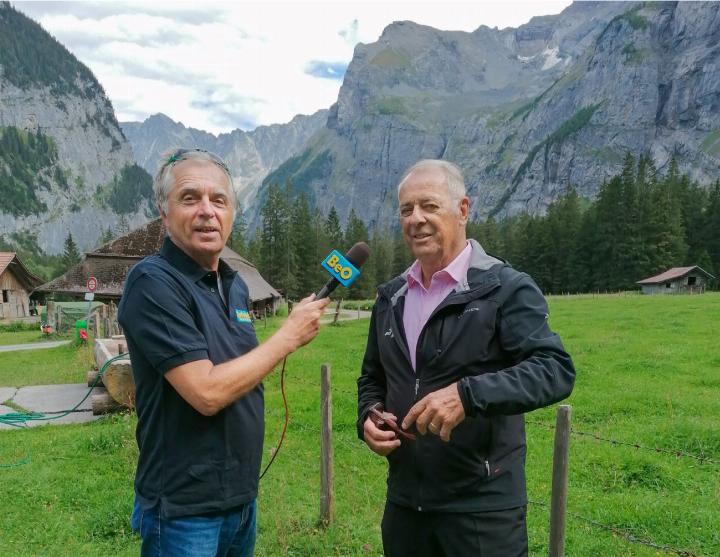 Martin Muerner interviewte alt Bundesrat Adolf Ogi im Gasterntal. BILDER: ZVG