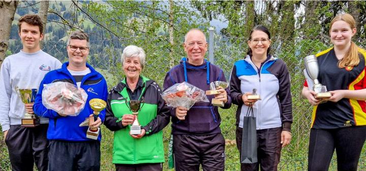 Die Kategoriensieger (v. l.): Janik Zysset, Markus Stucki, Annemarie Probst, Remo Arnold, Jane Stucki und Anja Haymoz. BILD: ZVG
