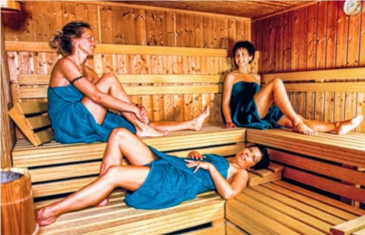 Die Sauna in Frutigen wurde zwar abgebaut. Im Gegenzug ist jedoch ein neuer Saunapavillon entstanden, der noch heute steht. BILD: RUEDI EGLI