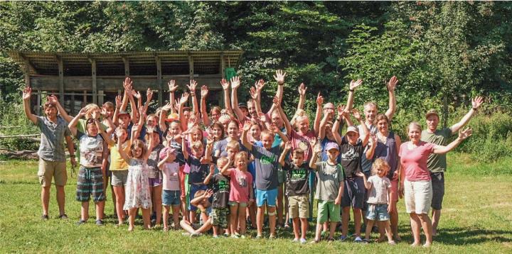 Die TeilnehmerInnen des KIBE-Lagers 2022 im Tessin. BILD: MICHAL BALMER