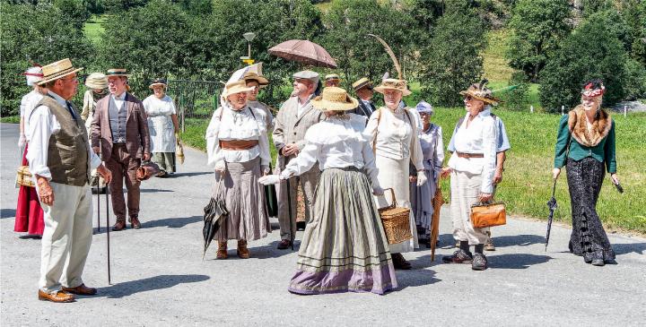 Wie bequem (und praktisch) die Wanderkleider damals waren, ist schwierig abzuschätzen. Schön anzusehen sind sie jedenfalls. BILD: ACHIM FASSBENDER