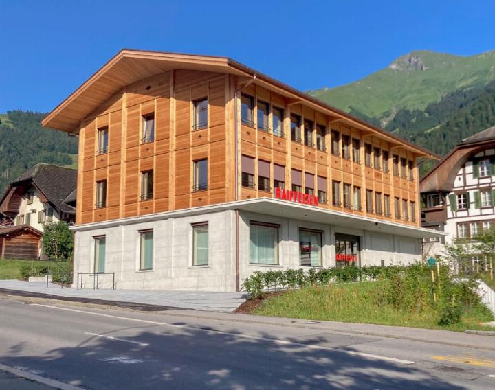 Der Hauptsitz der Raiffeisenbank Frutigland in Frutigen. BILD: HANS RUDOLF SCHNEIDER