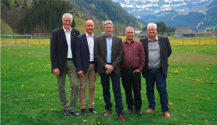 Sie freuen sich über die Einmütigkeit an den Generalversammlungen: V. l. Nicolas Vauclair, designierter CEO BAL AG; André Troxler, Verwaltungsratspräsident Lenk Bergbahnen; Raphael Häring, designierter Verwaltungsratspräsident BAL AG; René Müller, Verwaltungsratspräsident BAAG, und Markus Hostettler, designierter stellvertretender CEO BAL AG.