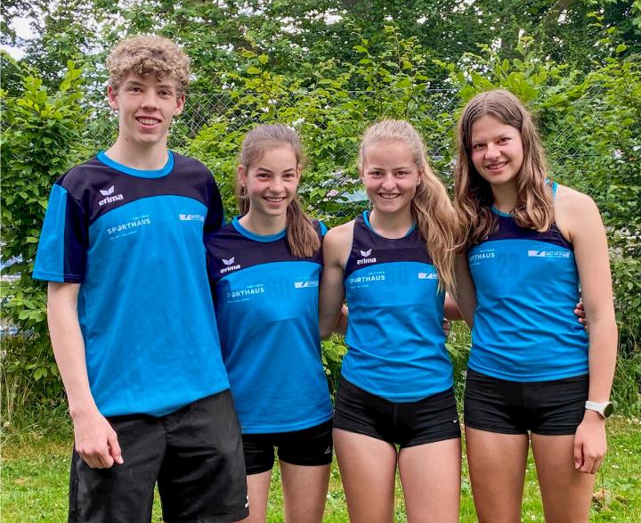 Sie vertraten den LC Scharnachtal in Lausanne (v. l.): Fabrice Bätscher, Lavina Loretan, Aline Blatti und Flurina Auf der Maur. BILD: HEINZ ZURBRÜGG