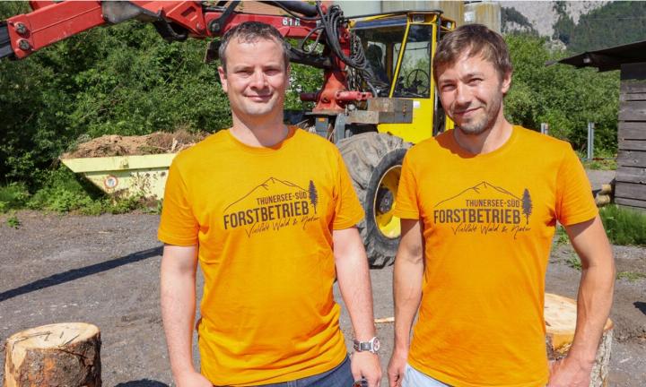 Betriebsleiter Florian Kislig (r.) mit VR-Präsident Daniel Kummer BILD: MICHAEL SCHINNERLING