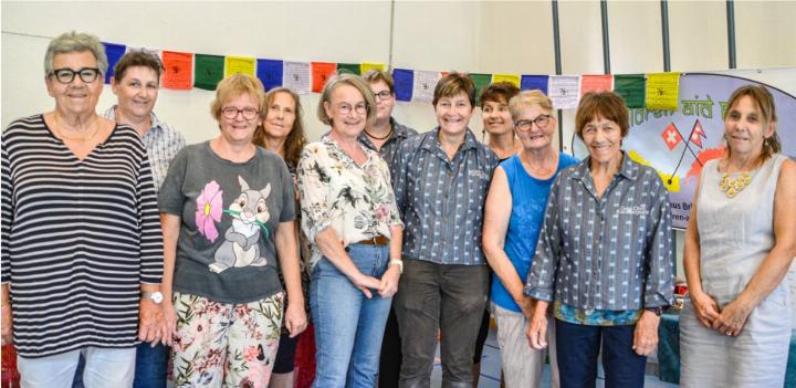 Der Frauenverein Kandergrund / Mitholz und der Gemischte Chor Kandergrund freuten sich über einen erfolgreichen Tag. BILD: KATHRIN JUNGEN