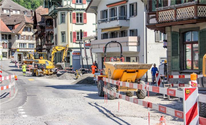 Trubel der anderen Art: Baumaschine reiht sich an Baumaschine. ALLE BILDER: BIANCA HÜSING