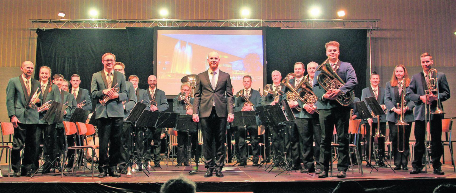 Nach jedem Stück holte sich die Brass Band Auw den wohlverdienten Applaus der Zuhörer. Fotos: saf