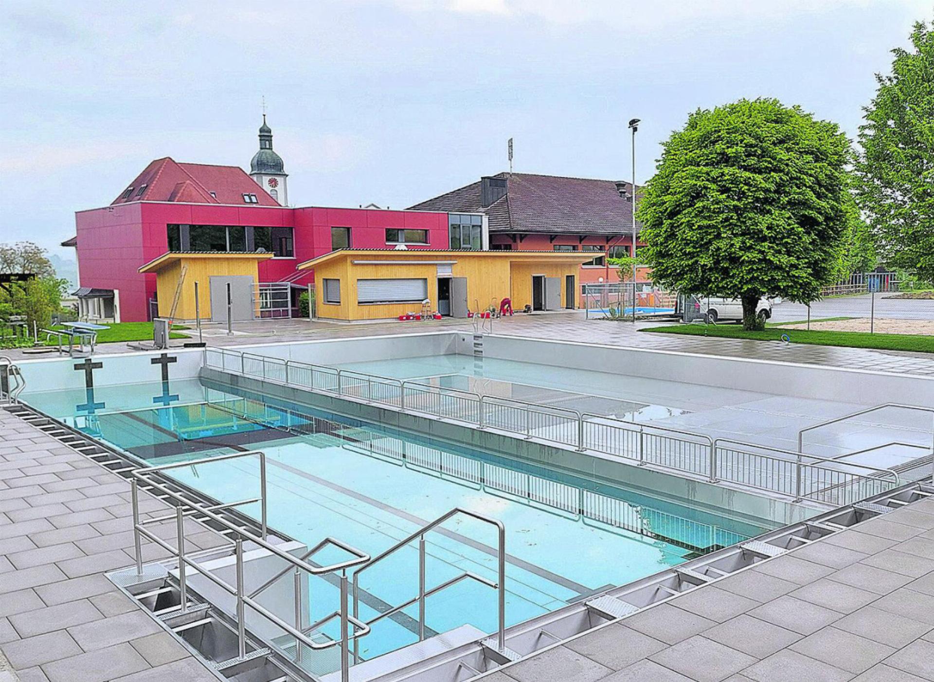 Aufnahme Mai 2023: Saniertes Schwimmbad Dietwil mit Beckenerweiterung. Foto: zVg